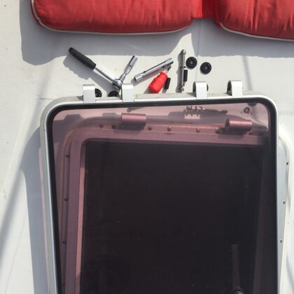 mit Sika-Flex abgedichtet