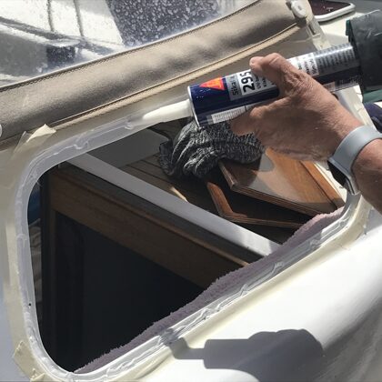 Mit Sikkaflex einkleben