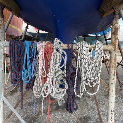Leinen vom Salzwasser befreit, dürfen jetzt trocknen
