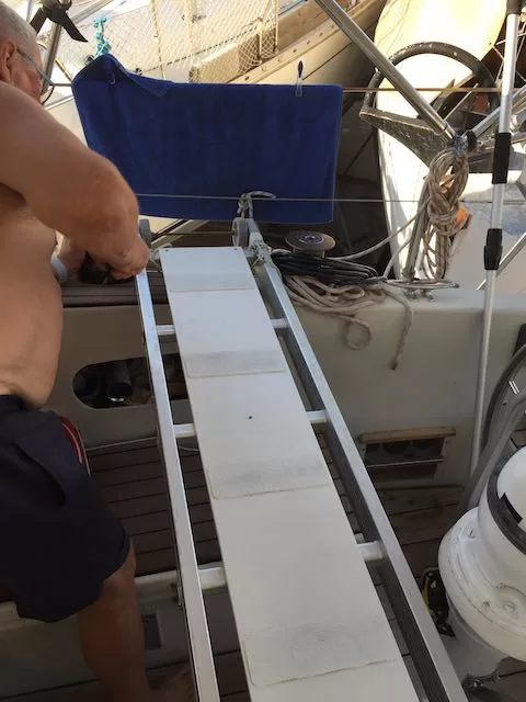 Gangway neu gestrichen